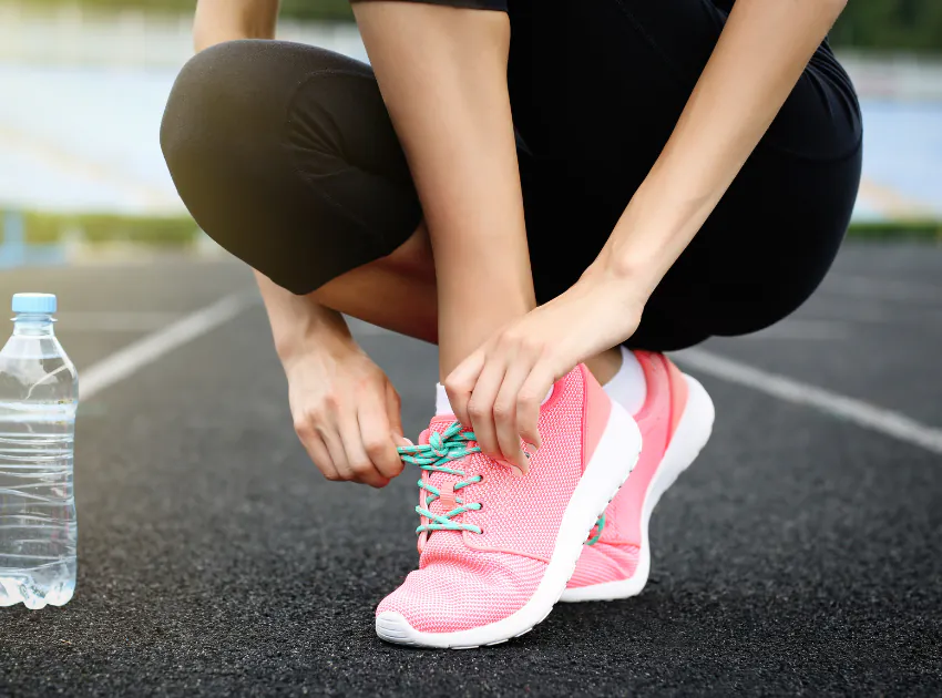 How to tie shoelaces